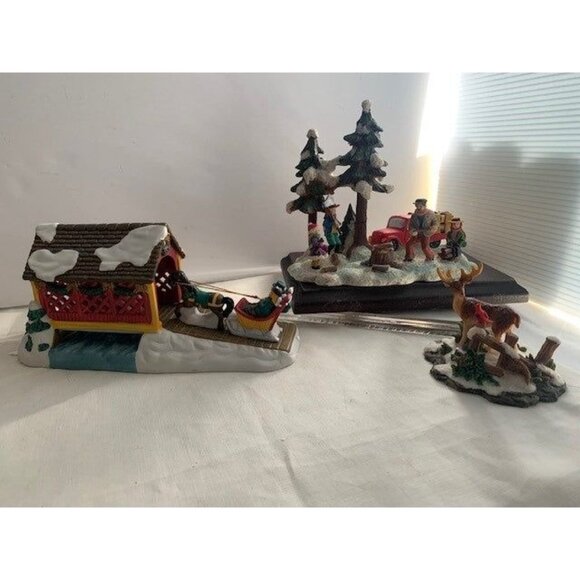 Vintage Christmas Ceramic Holiday Village Decorations - Picture 5 of 10